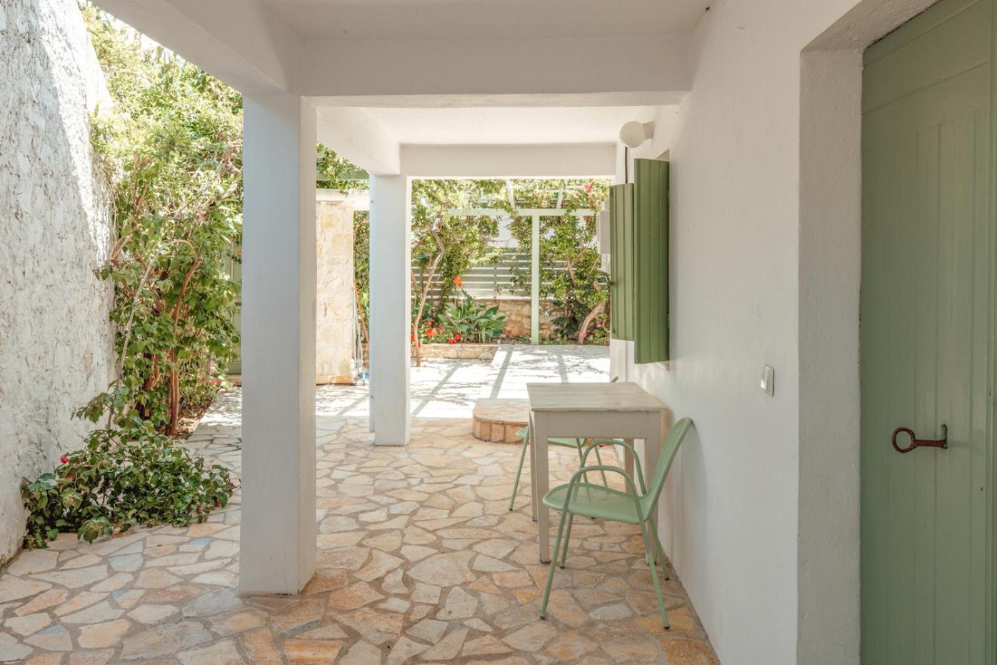 Teacher'S House Spartokhorion Exterior photo
